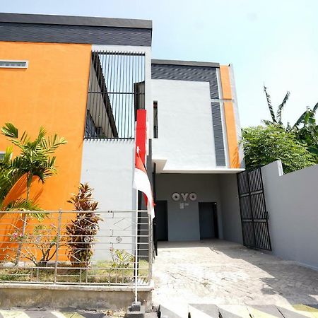 פרובולינגו Oyo 1316 Mentari Family Homestay מראה חיצוני תמונה