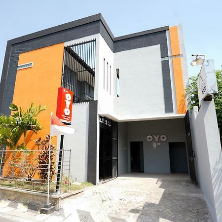 פרובולינגו Oyo 1316 Mentari Family Homestay מראה חיצוני תמונה