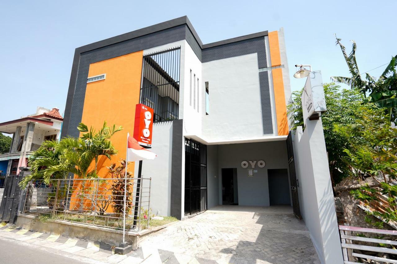 פרובולינגו Oyo 1316 Mentari Family Homestay מראה חיצוני תמונה